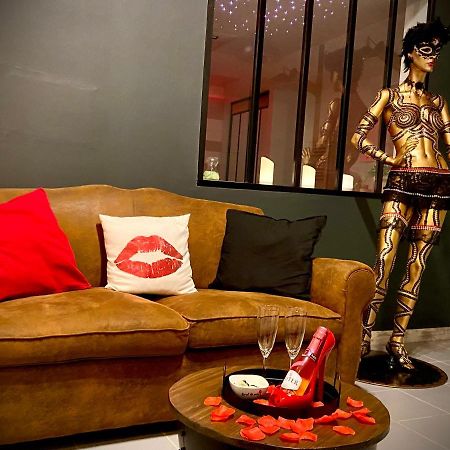 Adorable Guest House Avec Balneo Et Piscine اولونْ-سور-مير المظهر الخارجي الصورة