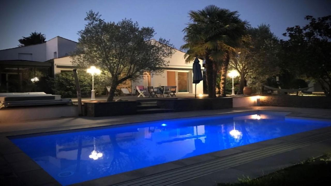 Adorable Guest House Avec Balneo Et Piscine اولونْ-سور-مير المظهر الخارجي الصورة