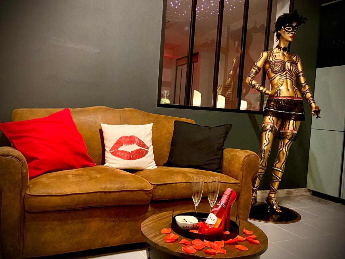 Adorable Guest House Avec Balneo Et Piscine اولونْ-سور-مير المظهر الخارجي الصورة